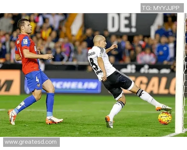 梅赫伦与亨克激战正酣最新战报揭示比赛精彩瞬间与关键时刻